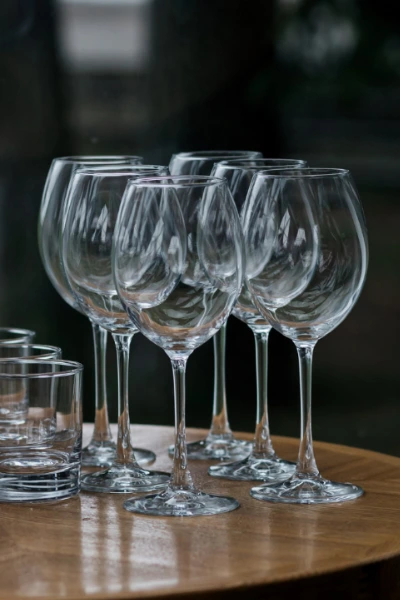 https://youcanhire.net/wp-content/uploads/2024/11/hp-category-glassware.webp